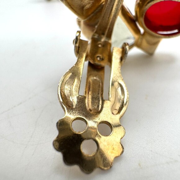Regency Clip-On Earrings Ruby Red Glass Cabochons Oval Smoky Rhinestone Vintage - Picture 8 of 8